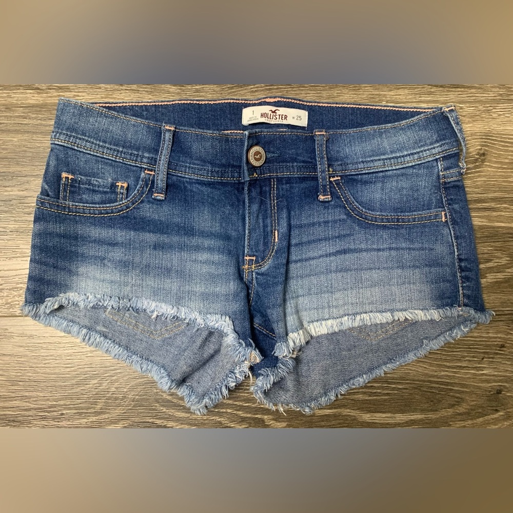 Hollister Low Rise Cut Off Booty Jean Shorts 1/25 Women's Denim Shorts